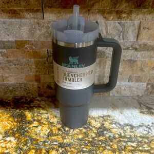 Stanley 30 oz Tumbler w/ Straw - NWT